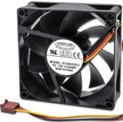 Ventola 12V Qoltec 80x80x25 a 3 pin